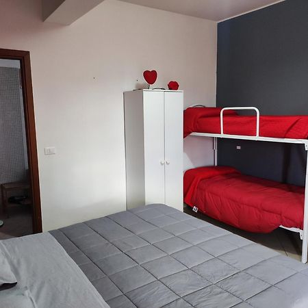 Bed And Breakfast Oasi Reggio Calabria Room photo